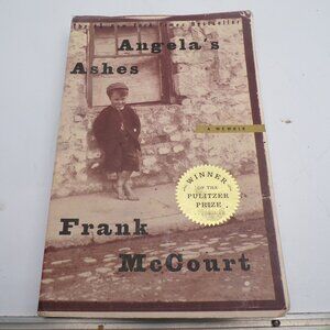 Angela's Ashes : A Memoir by Frank McCourt (1999, Trade Paperback)